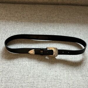 Black leather belt, cowboy style silver details